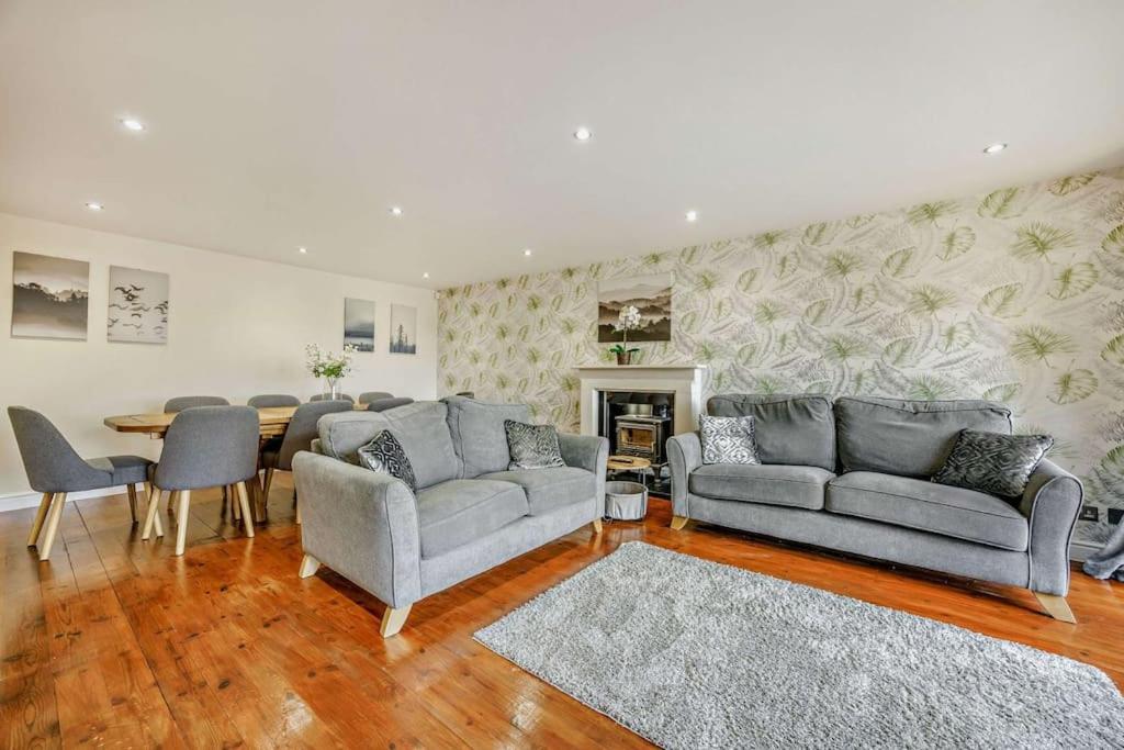 Beautiful 4-5 Bedroom Village House With Rural Views Salford  Экстерьер фото