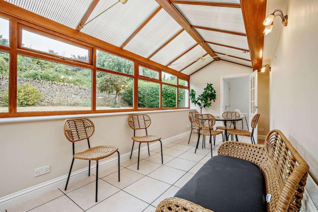 Beautiful 4-5 Bedroom Village House With Rural Views Salford  Экстерьер фото