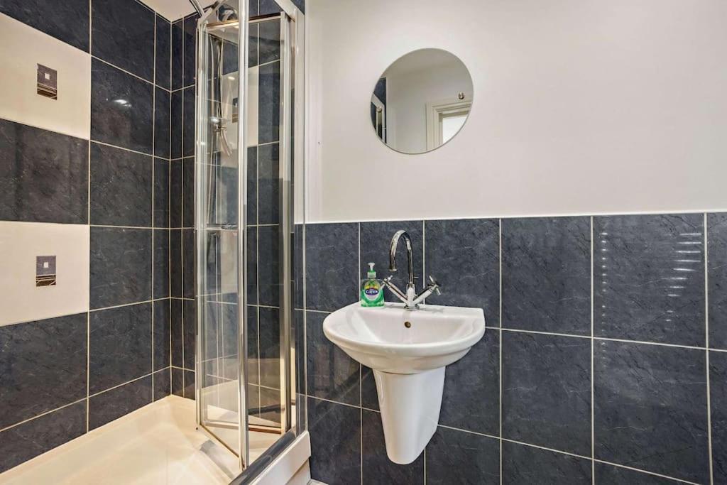 Beautiful 4-5 Bedroom Village House With Rural Views Salford  Экстерьер фото